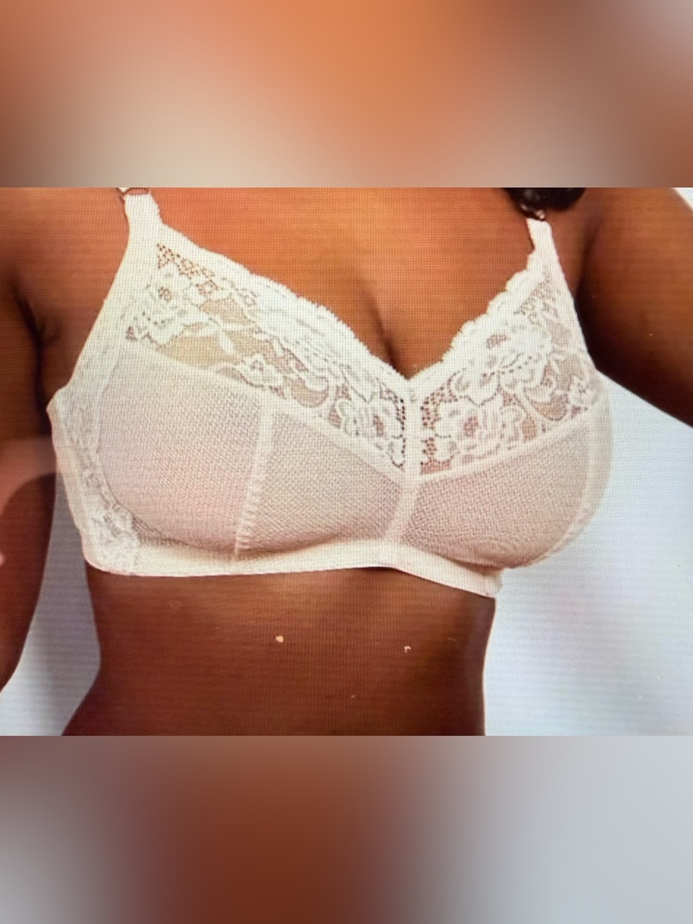 Montelle Intimates Ayla Lace Trim Wireless Bralette 34F NWOT
